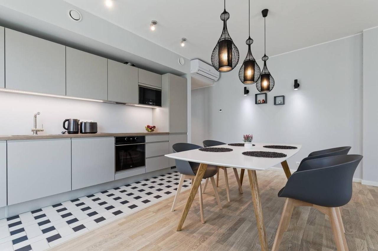 Central Apartments, Quiet With Free Parking And Ac. Tallinn Exterior photo