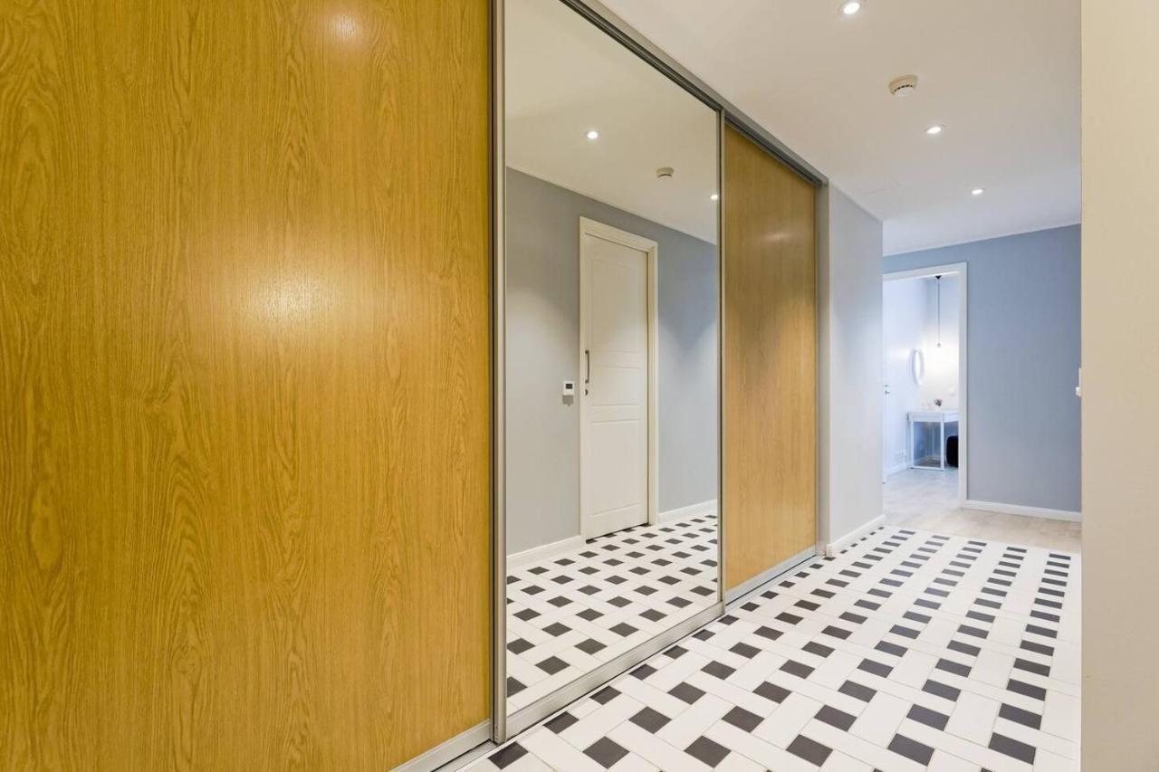 Central Apartments, Quiet With Free Parking And Ac. Tallinn Exterior photo