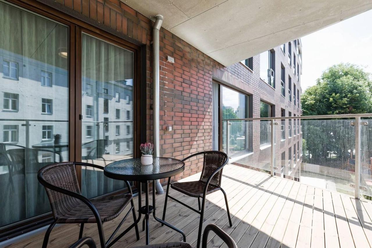 Central Apartments, Quiet With Free Parking And Ac. Tallinn Exterior photo