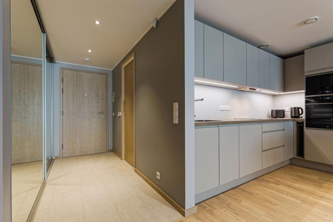 Central Apartments, Quiet With Free Parking And Ac. Tallinn Exterior photo